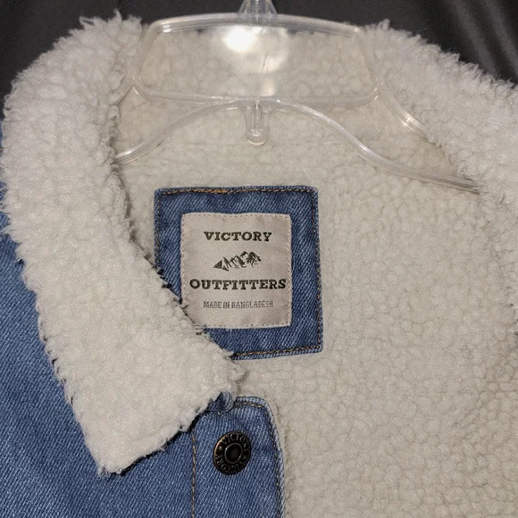 Victory Outfitters sherpa-lined denim trucker jacket. - Picture 5 of 8